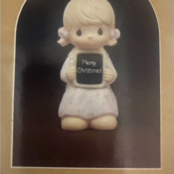 Precious Moments set of 8 Christmas ornaments. - Picture 4 of 9